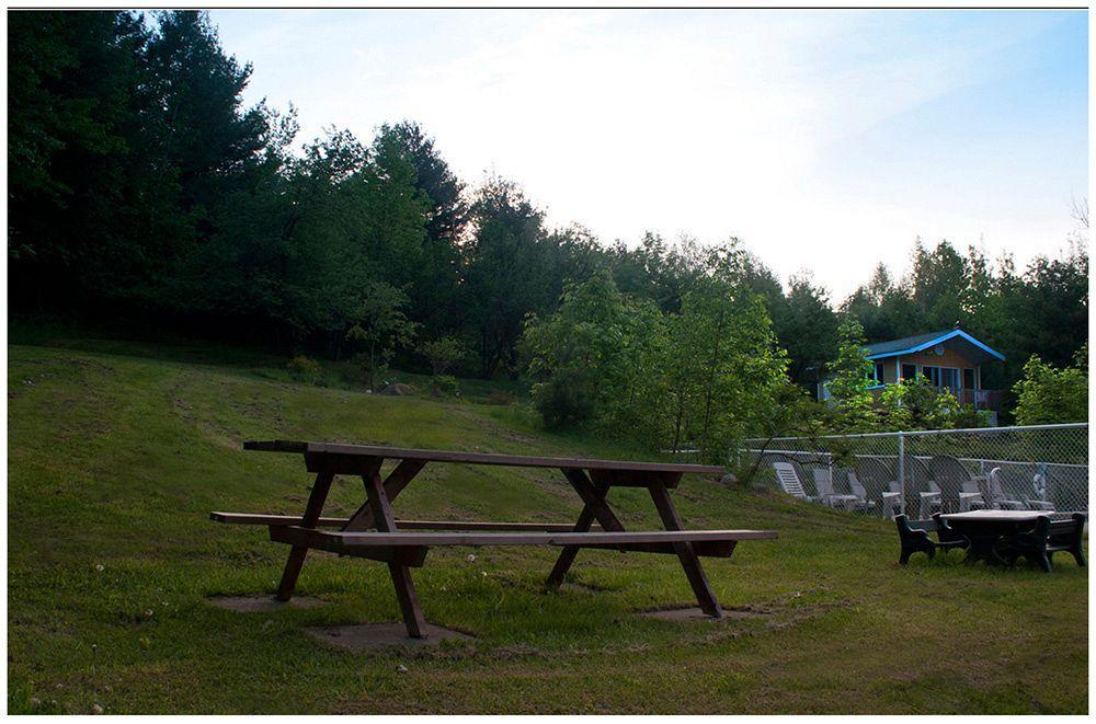 Motel De La Montagne Orford Buitenkant foto