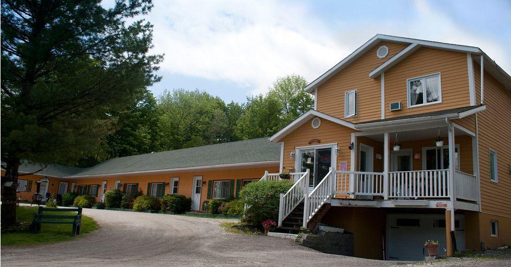 Motel De La Montagne Orford Buitenkant foto