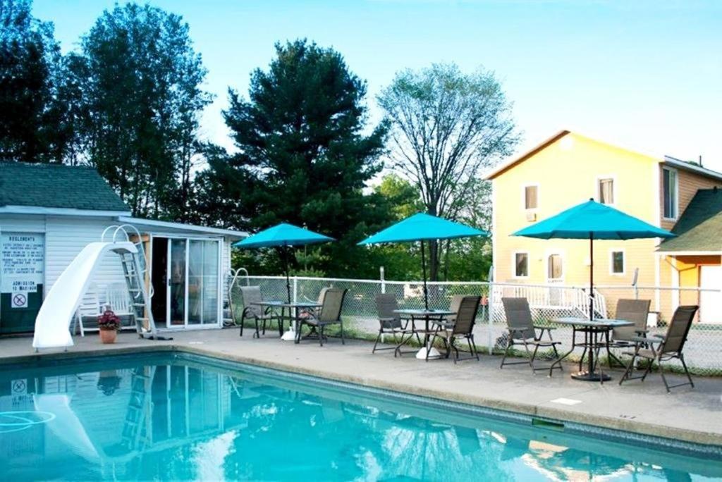 Motel De La Montagne Orford Buitenkant foto